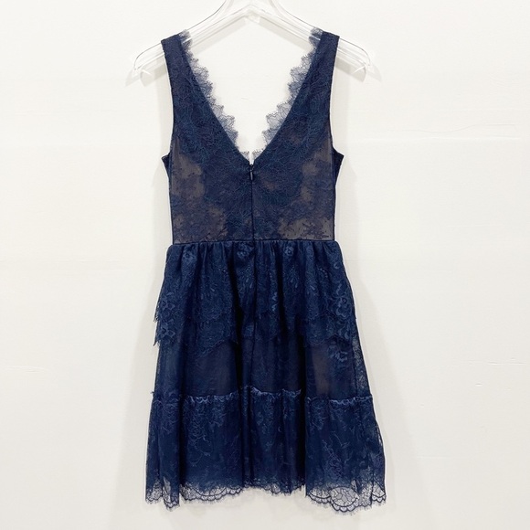 BCBGMaxAzria Willa Navy Lace Mini Cocktail Dress V-Neck Layered Ruffle Evening S - Picture 2 of 8
